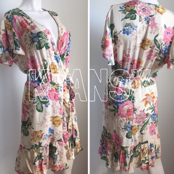 5 ⭐️ Marisol Floral Wrap Dress - Picture 5 of 5